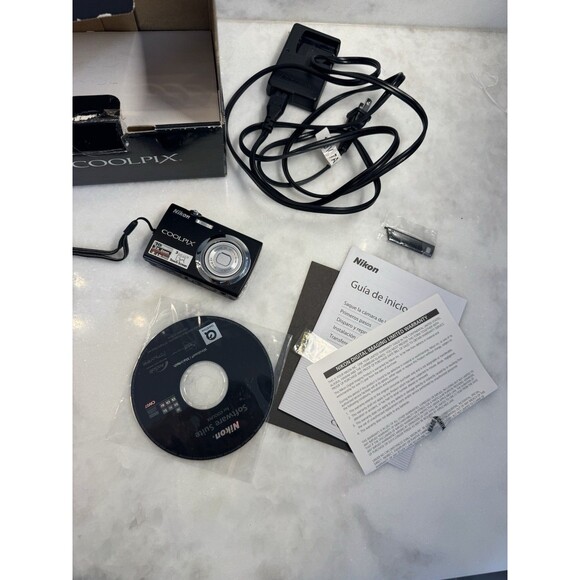Nikon Coolpix S230 Digital Camera 10 MP BLACK w/Battery, Charger, Software - Picture 1 of 16